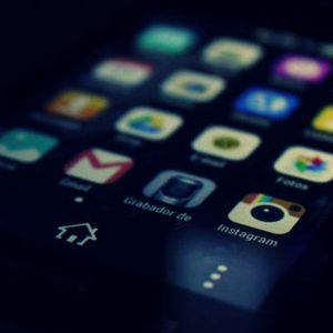 Mobile Applications Testing : Experiences and Best Practices